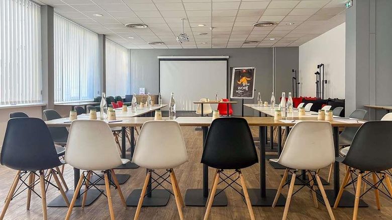<b>Ibis Centre Hotel Ales Meeting</b>. Images powered by <a href="https://iceportal.shijigroup.com/" title="IcePortal" target="_blank">IcePortal</a>.