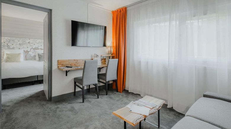 <b>Mercure Annecy Sud Suite</b>. Images powered by <a href="https://iceportal.shijigroup.com/" title="IcePortal" target="_blank">IcePortal</a>.