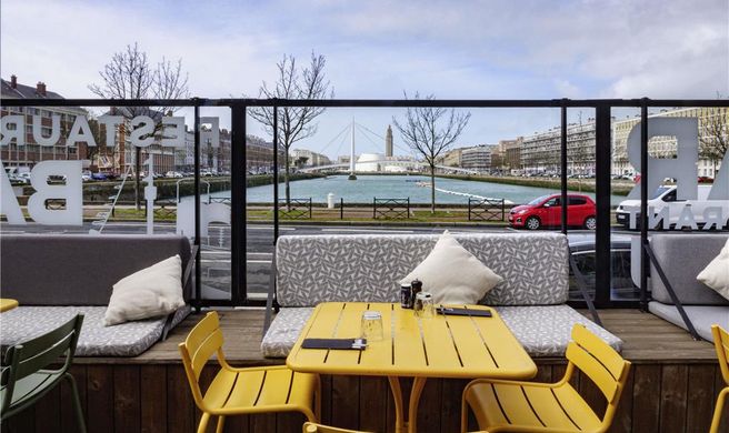 Mercure Bassin du Commerce Exterior