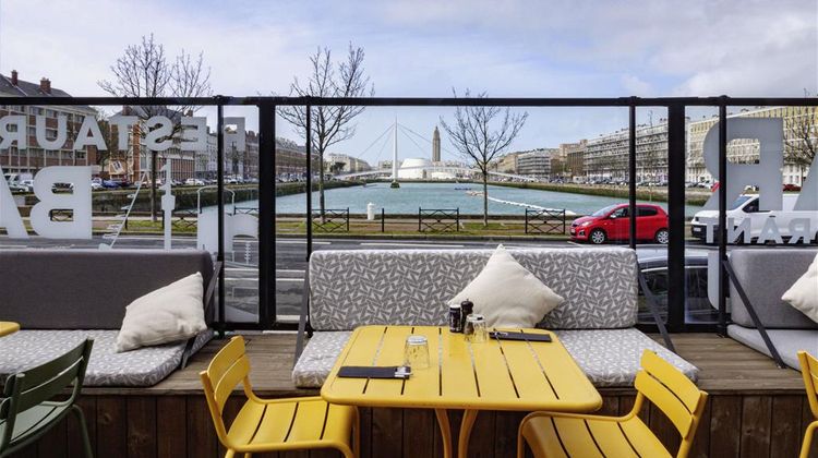 Mercure Bassin du Commerce Exterior