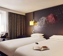Mercure Bassin du Commerce Room