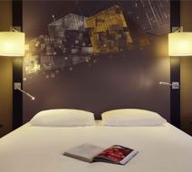 Mercure Bassin du Commerce Room