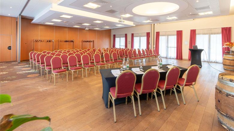 <b>Mercure Auxerre Nord Meeting</b>. Images powered by <a href="https://iceportal.shijigroup.com/" title="IcePortal" target="_blank">IcePortal</a>.
