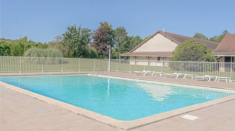 <b>Mercure Auxerre Nord Pool</b>. Images powered by <a href="https://iceportal.shijigroup.com/" title="IcePortal" target="_blank">IcePortal</a>.