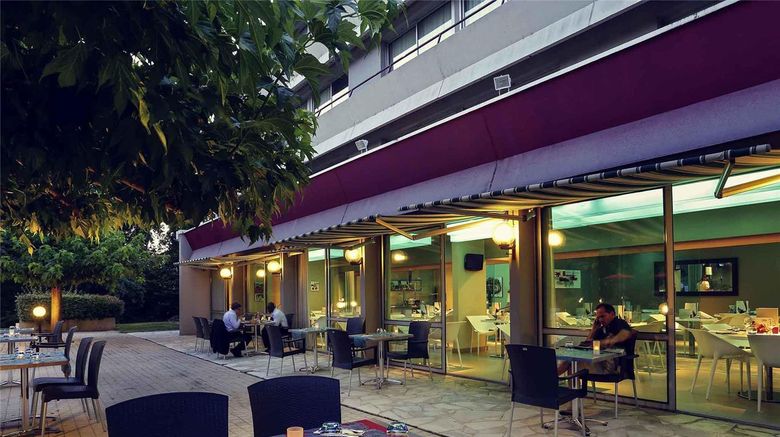 <b>Mercure Brive Restaurant</b>. Images powered by <a href="https://iceportal.shijigroup.com/" title="IcePortal" target="_blank">IcePortal</a>.