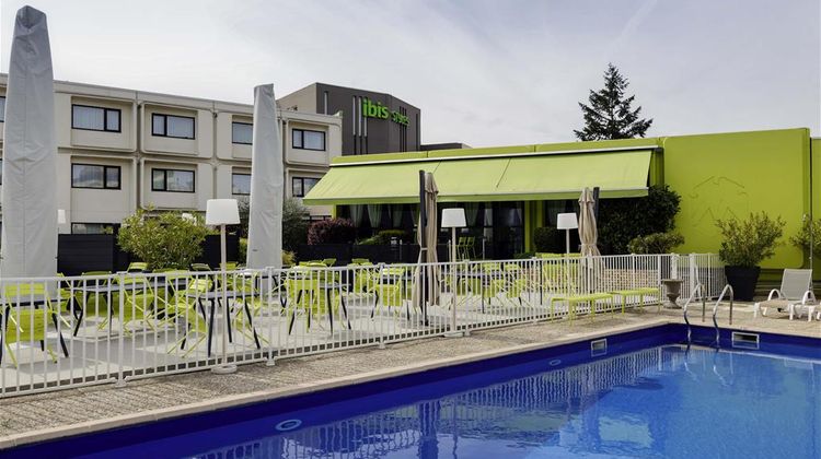 Ibis Styles Chalon-sur-Saone Pool