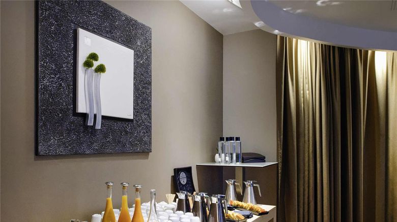 <b>Ibis Styles Chalon-sur-Saone Meeting</b>. Images powered by <a href="https://iceportal.shijigroup.com/" title="IcePortal" target="_blank">IcePortal</a>.