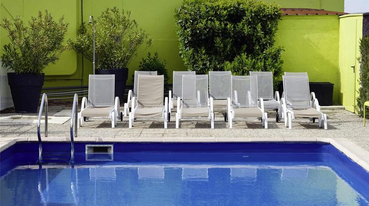 Ibis Styles Chalon-sur-Saone Pool