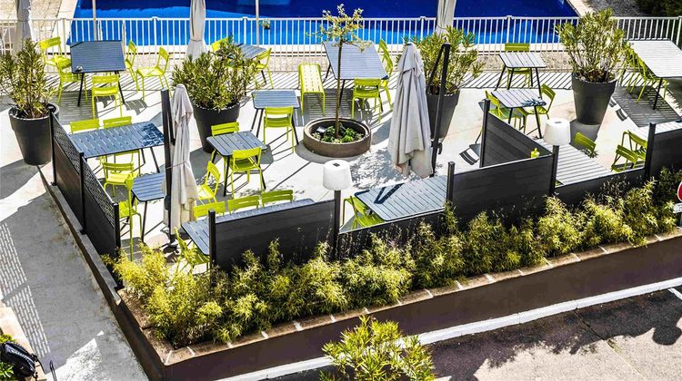 Ibis Styles Chalon-sur-Saone Pool