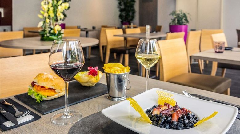 <b>Hotel Mercure Strasbourg Airport Restaurant</b>. Images powered by <a href="https://iceportal.shijigroup.com/" title="IcePortal" target="_blank">IcePortal</a>.