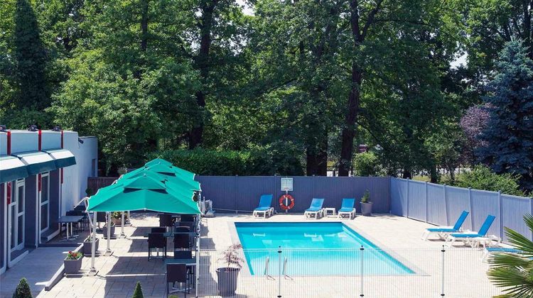 Hotel Mercure Strasbourg Airport Pool