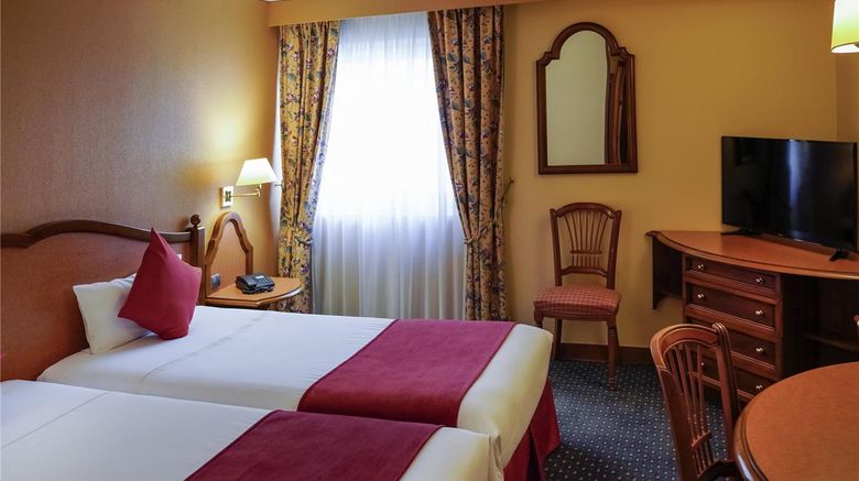 <b>Mercure Andorra Room</b>. Images powered by <a href="https://iceportal.shijigroup.com/" title="IcePortal" target="_blank">IcePortal</a>.