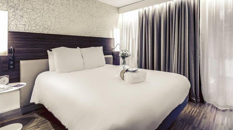Mercure Paris Etoile Room
