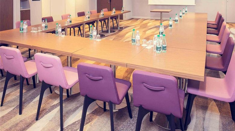 <b>Mercure Paris Montmartre Meeting</b>. Images powered by <a href="https://iceportal.shijigroup.com/" title="IcePortal" target="_blank">IcePortal</a>.