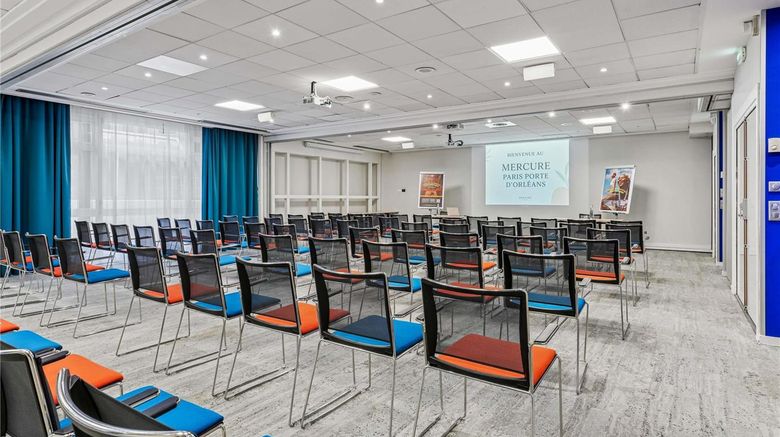<b>Mercure Hotel Paris Porte d'Orleans Meeting</b>. Images powered by <a href="https://iceportal.shijigroup.com/" title="IcePortal" target="_blank">IcePortal</a>.