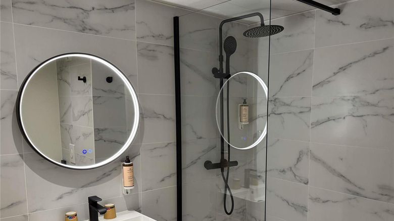 <b>Mercure Paris Sud Les Ulis Room</b>. Images powered by <a href="https://iceportal.shijigroup.com/" title="IcePortal" target="_blank">IcePortal</a>.