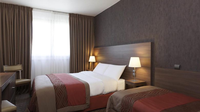 <b>Mercure Versailles Paris Ouest Room</b>. Images powered by <a href="https://iceportal.shijigroup.com/" title="IcePortal" target="_blank">IcePortal</a>.