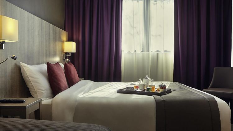 Mercure Versailles Paris Ouest Room