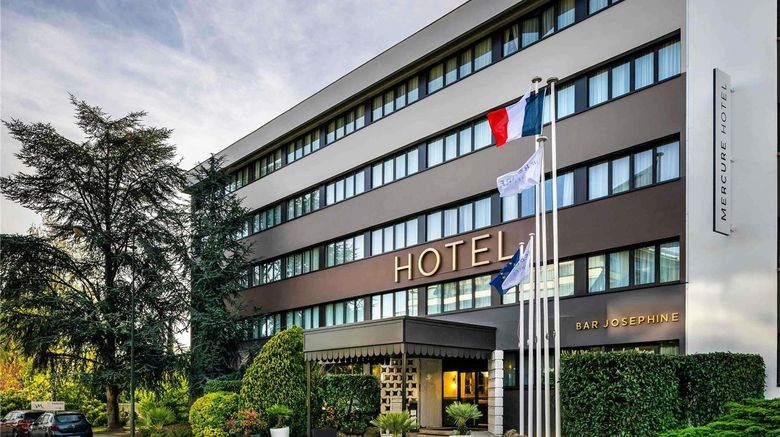 <b>Mercure Versailles Paris Ouest Exterior</b>. Images powered by <a href="https://iceportal.shijigroup.com/" title="IcePortal" target="_blank">IcePortal</a>.