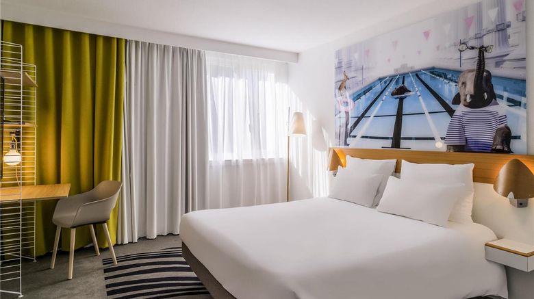 <b>Novotel Creteil Le Lac Room</b>. Images powered by <a href="https://iceportal.shijigroup.com/" title="IcePortal" target="_blank">IcePortal</a>.