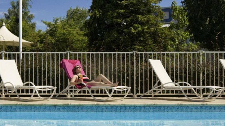 <b>Novotel Creteil Le Lac Pool</b>. Images powered by <a href="https://iceportal.shijigroup.com/" title="IcePortal" target="_blank">IcePortal</a>.