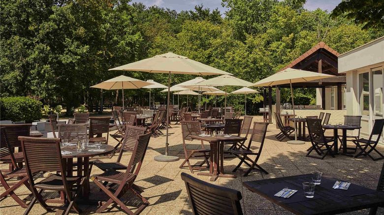 <b>Novotel Fontainebleau Ury Restaurant</b>. Images powered by <a href="https://iceportal.shijigroup.com/" title="IcePortal" target="_blank">IcePortal</a>.