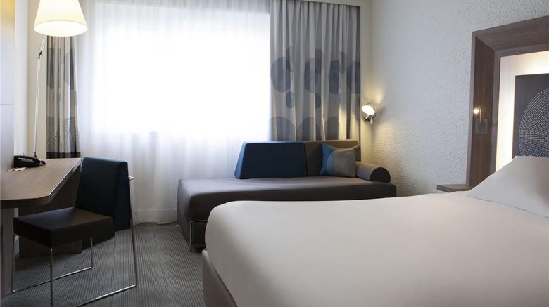<b>Novotel Fontainebleau Ury Room</b>. Images powered by <a href="https://iceportal.shijigroup.com/" title="IcePortal" target="_blank">IcePortal</a>.