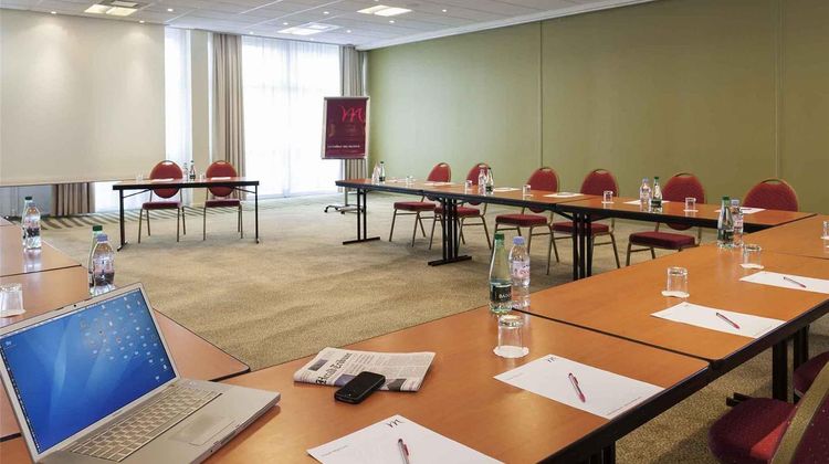 Mercure Paris le Bourget Meeting
