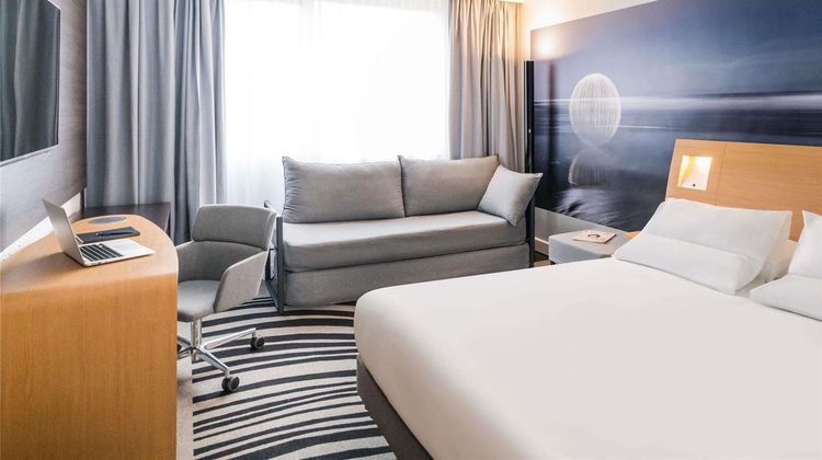 Novotel Saclay Room