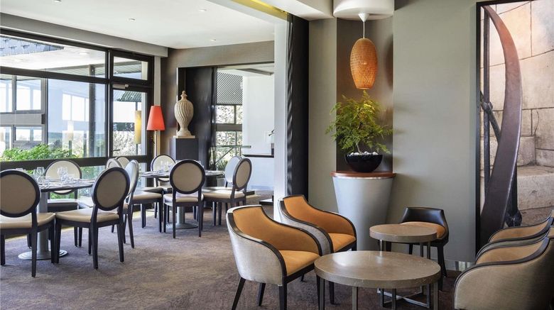 <b>Novotel Amboise Restaurant</b>. Images powered by <a href="https://iceportal.shijigroup.com/" title="IcePortal" target="_blank">IcePortal</a>.