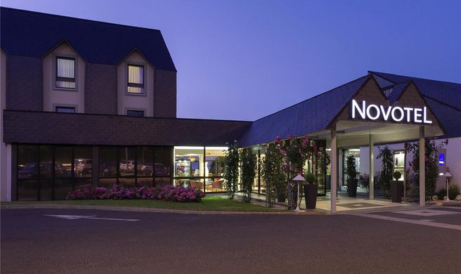 Novotel Amboise Exterior