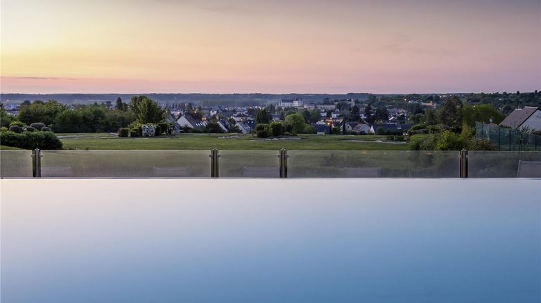 <b>Novotel Amboise Pool</b>. Images powered by <a href="https://iceportal.shijigroup.com/" title="IcePortal" target="_blank">IcePortal</a>.