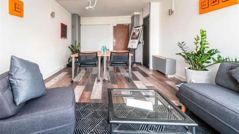 <b>Ibis Styles Besancon Meeting</b>. Images powered by <a href="https://iceportal.shijigroup.com/" title="IcePortal" target="_blank">IcePortal</a>.