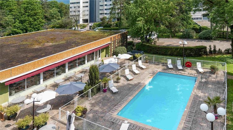 Ibis Styles Besancon Pool