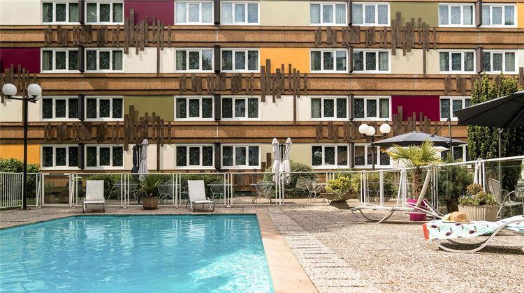 Ibis Styles Besancon Pool