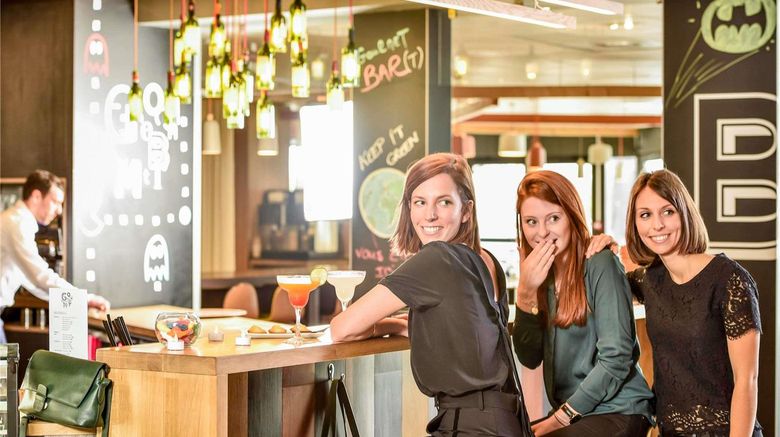 <b>Novotel Bordeaux le Lac Restaurant</b>. Images powered by <a href="https://iceportal.shijigroup.com/" title="IcePortal" target="_blank">IcePortal</a>.