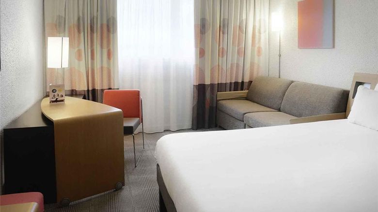 <b>Novotel Caen Room</b>. Images powered by <a href="https://iceportal.shijigroup.com/" title="IcePortal" target="_blank">IcePortal</a>.