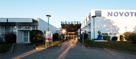 Novotel Chartres Exterior