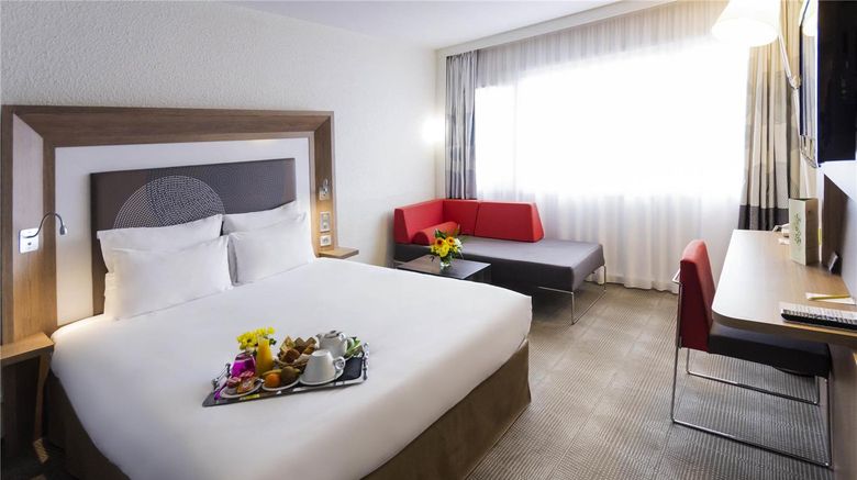 <b>Novotel Chartres Room</b>. Images powered by <a href="https://iceportal.shijigroup.com/" title="IcePortal" target="_blank">IcePortal</a>.