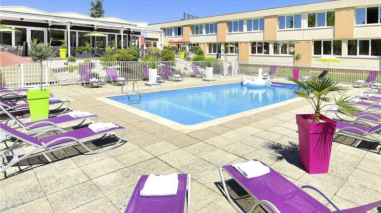 <b>Novotel Dijon Sud Pool</b>. Images powered by <a href="https://iceportal.shijigroup.com/" title="IcePortal" target="_blank">IcePortal</a>.