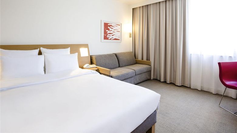 <b>Novotel Pau Pyrenees Room</b>. Images powered by <a href="https://iceportal.shijigroup.com/" title="IcePortal" target="_blank">IcePortal</a>.