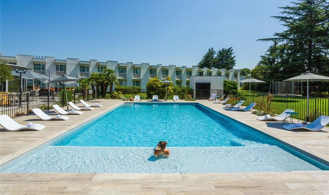 Novotel Pau Pyrenees Exterior