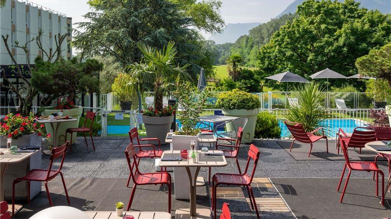 <b>Novotel Grenoble Restaurant</b>. Images powered by <a href="https://iceportal.shijigroup.com/" title="IcePortal" target="_blank">IcePortal</a>.