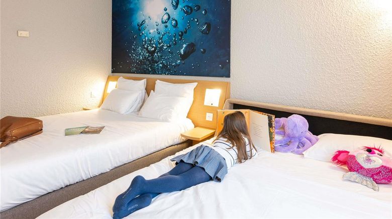 <b>Novotel Grenoble Room</b>. Images powered by <a href="https://iceportal.shijigroup.com/" title="IcePortal" target="_blank">IcePortal</a>.