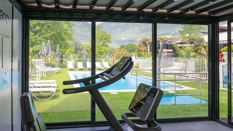 <b>Novotel Grenoble Pool</b>. Images powered by <a href="https://iceportal.shijigroup.com/" title="IcePortal" target="_blank">IcePortal</a>.