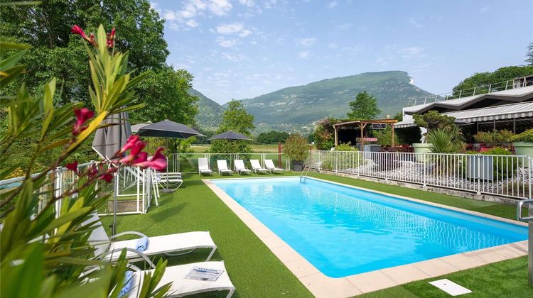Novotel Grenoble Pool
