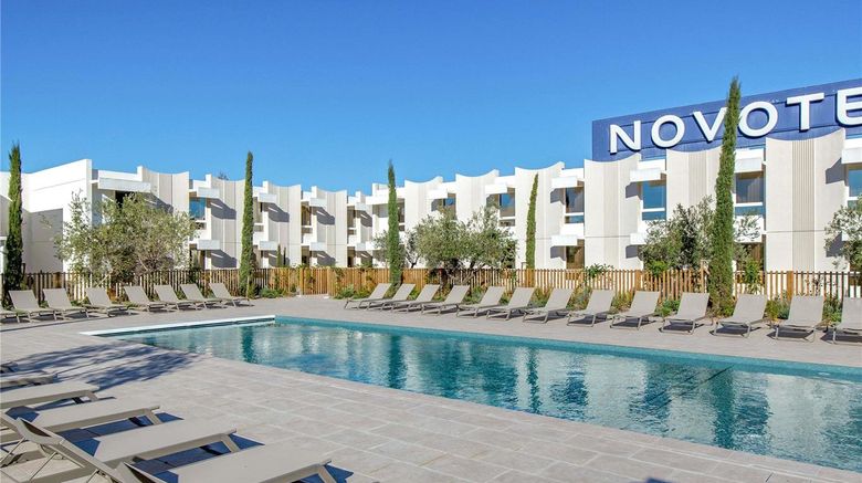 <b>Novotel Perpignan Pool</b>. Images powered by <a href="https://iceportal.shijigroup.com/" title="IcePortal" target="_blank">IcePortal</a>.