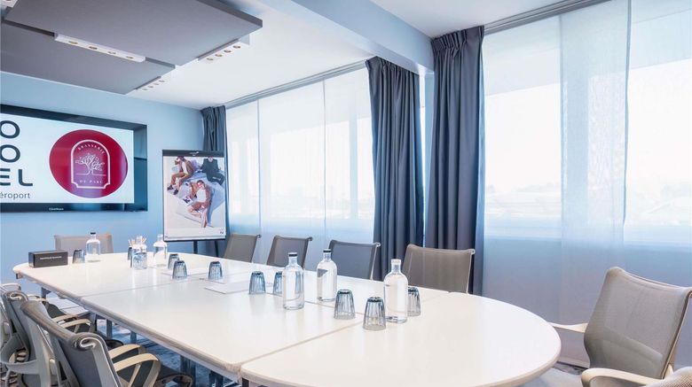 <b>Novotel Lille Aeroport Meeting</b>. Images powered by <a href="https://iceportal.shijigroup.com/" title="IcePortal" target="_blank">IcePortal</a>.