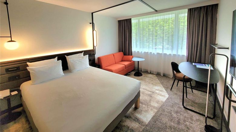 <b>Novotel Lille Aeroport Room</b>. Images powered by <a href="https://iceportal.shijigroup.com/" title="IcePortal" target="_blank">IcePortal</a>.