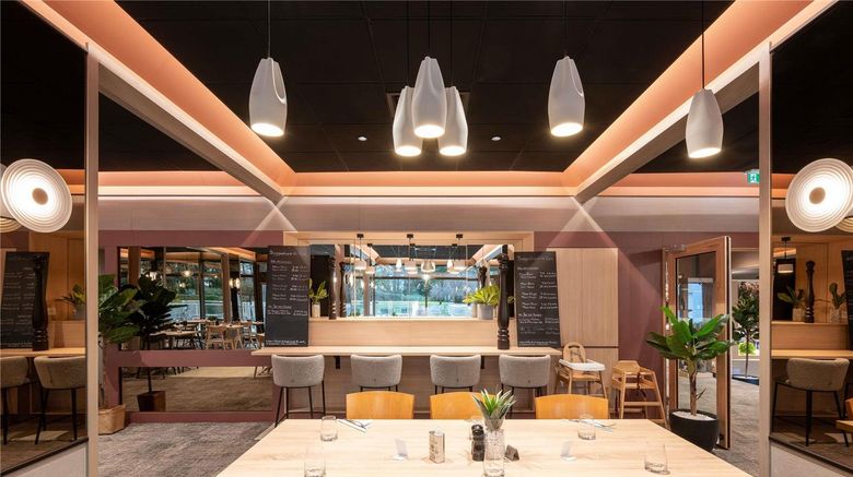 <b>Novotel Macon Nord Restaurant</b>. Images powered by <a href="https://iceportal.shijigroup.com/" title="IcePortal" target="_blank">IcePortal</a>.
